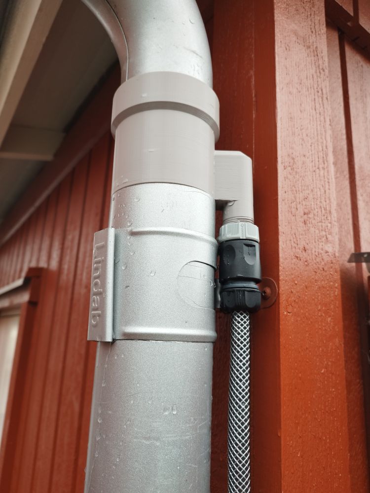 Rainwater Collector for Gutters - 1/2" Hose Connector