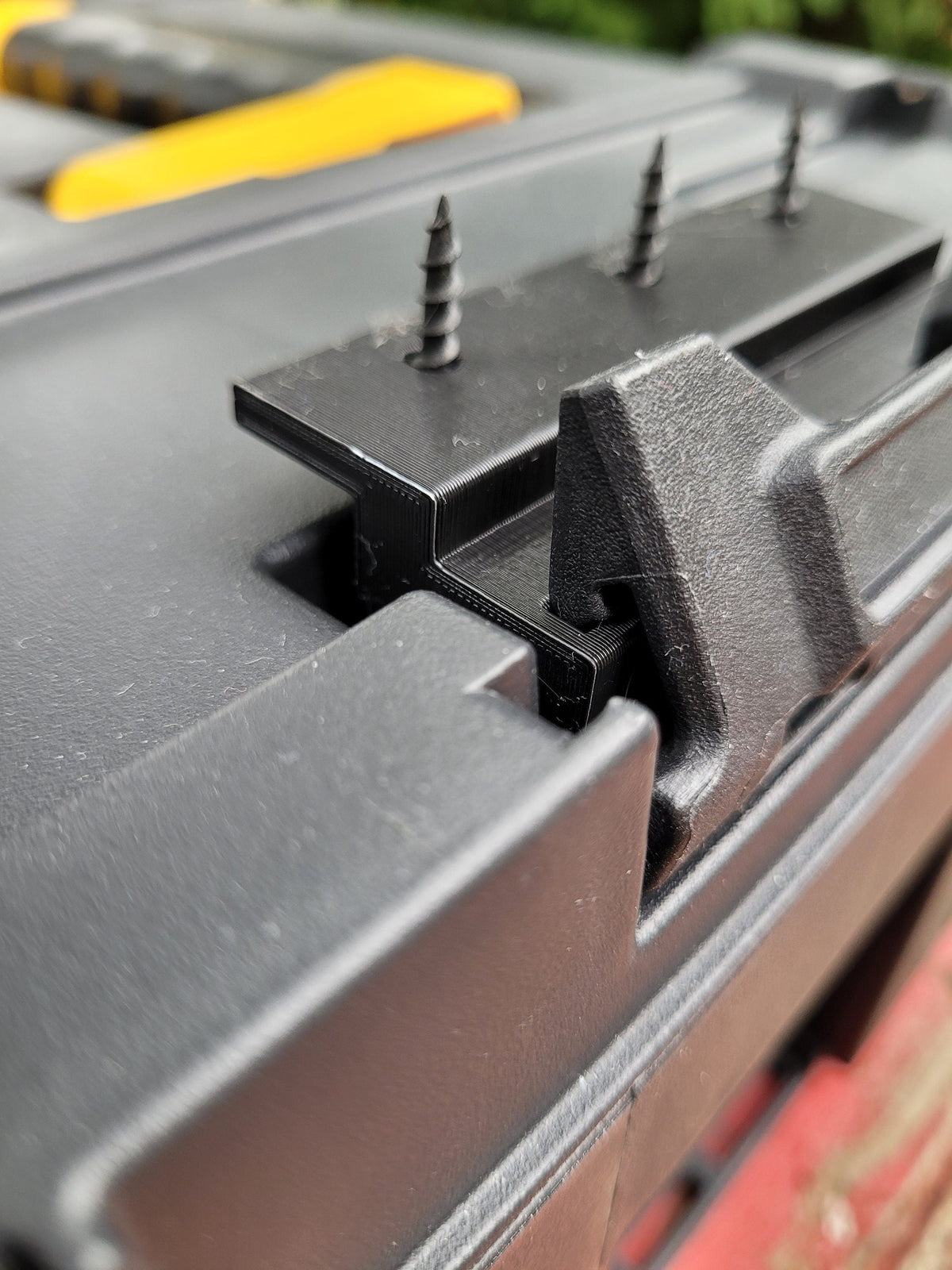 Clippable Stanley Fatmax tabletop mount