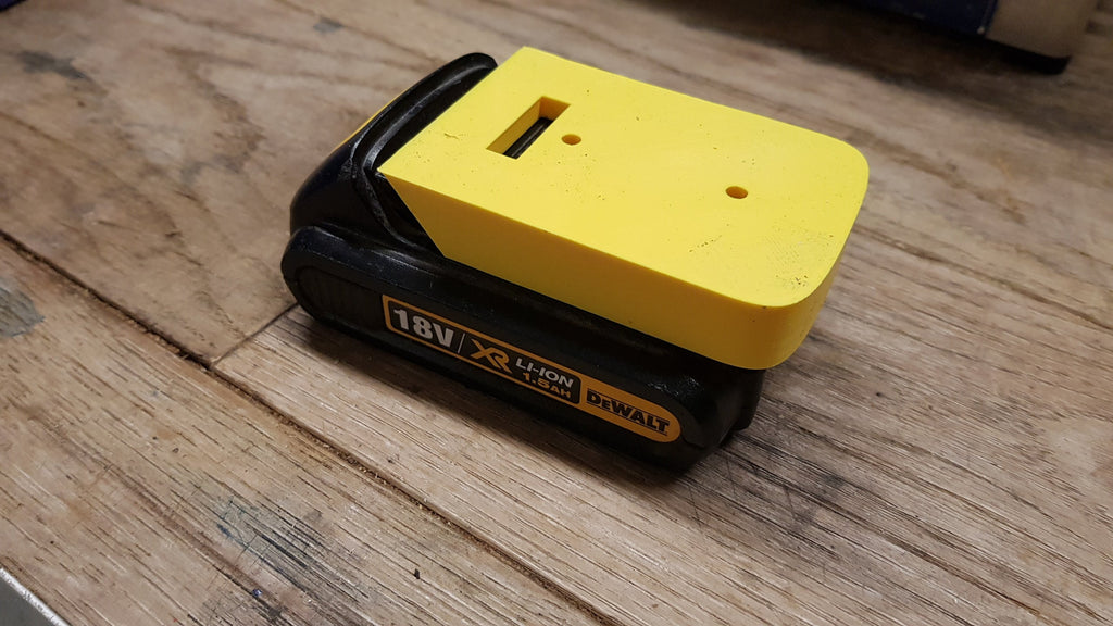 Wall Mounted Dewalt Battery Holder – Single Battery Storage Bracket