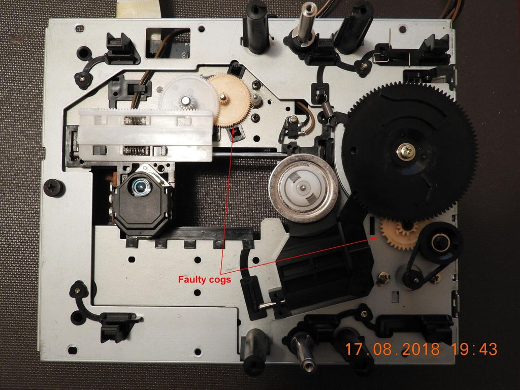 Replacement gear set for teac vrds 7 cd reader (2-17) 2-STEP GEAR 5801571100 (3-8) GEAR (B) 5801568801