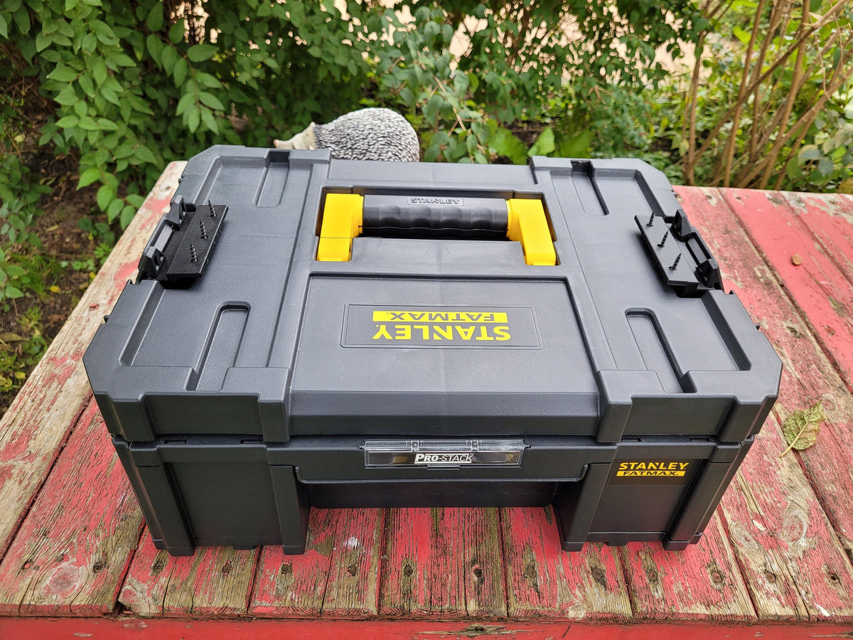 Clippable Stanley Fatmax tabletop mount